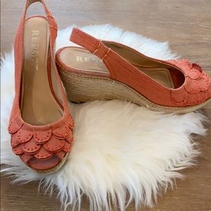 Peep toe coral REPORT heels